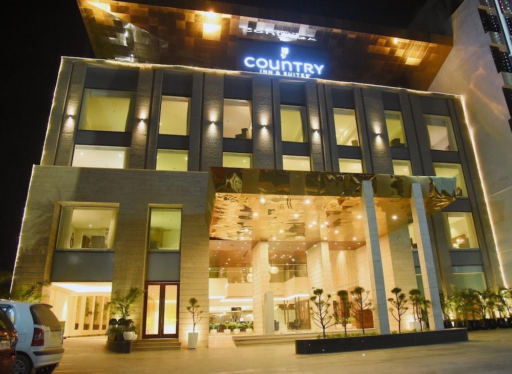 Country Inn & Suites By Radisson Chandigarh Zirakpur Екстериор снимка