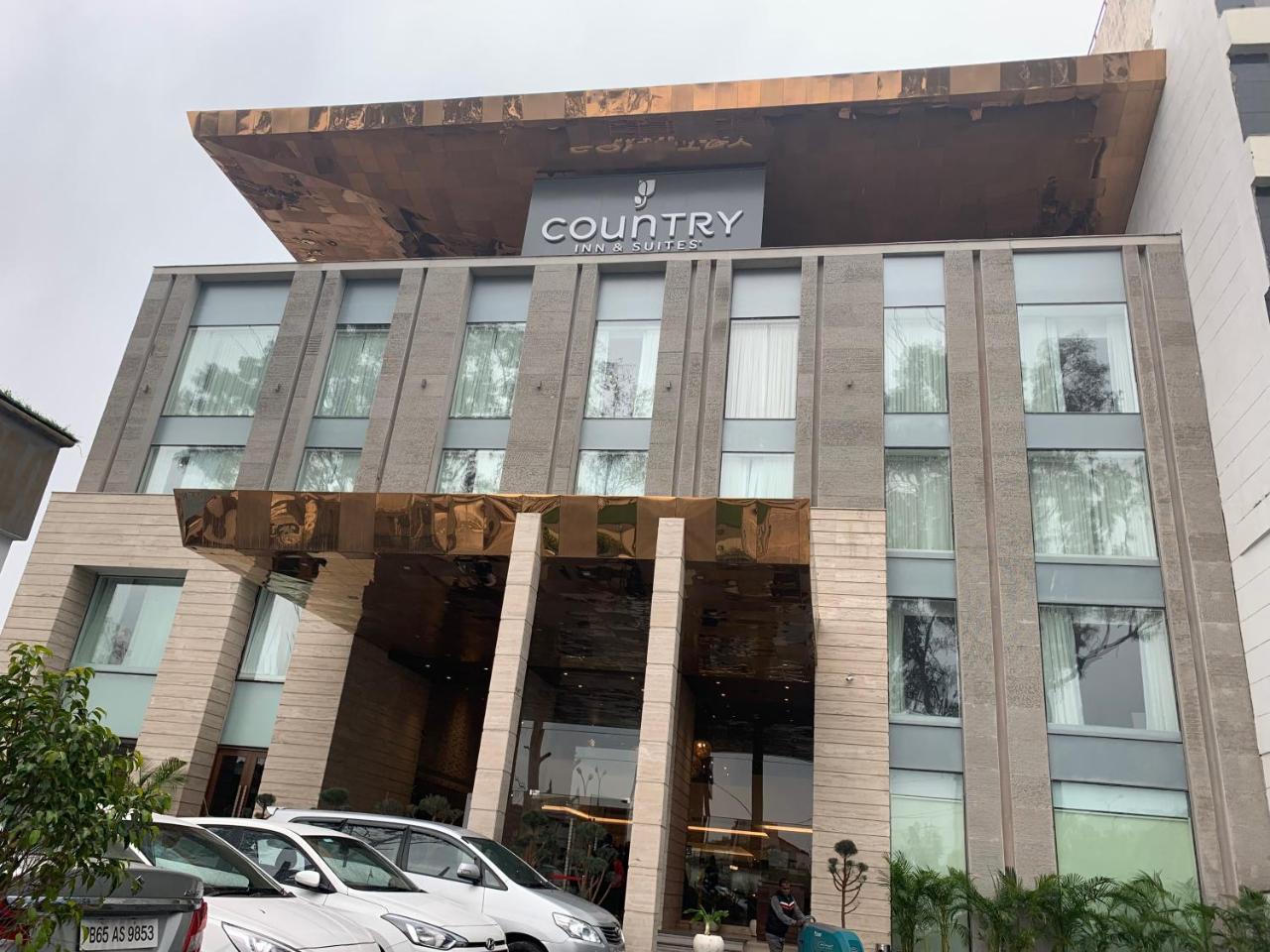 Country Inn & Suites By Radisson Chandigarh Zirakpur Екстериор снимка