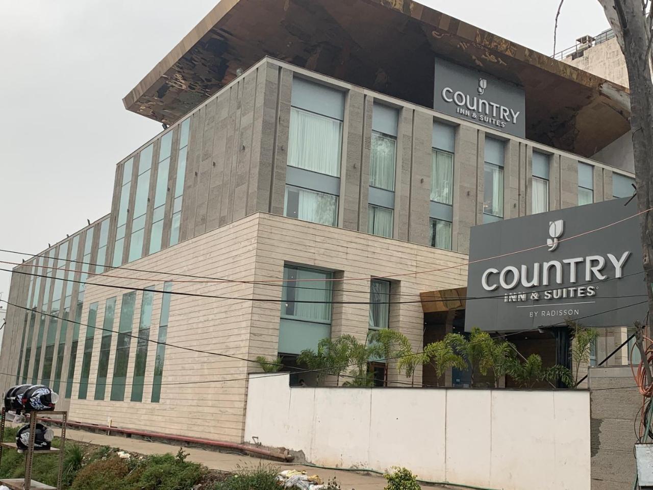 Country Inn & Suites By Radisson Chandigarh Zirakpur Екстериор снимка