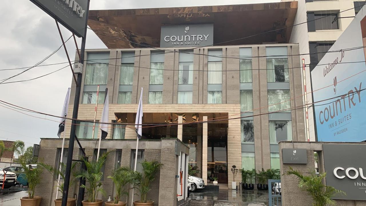 Country Inn & Suites By Radisson Chandigarh Zirakpur Екстериор снимка